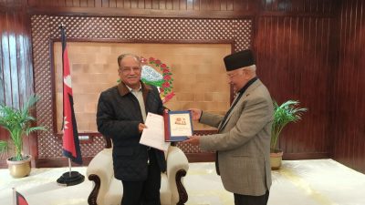 एमालेले प्रधानमन्त्रीलाई बुझायो संकल्प यात्राका मागको ज्ञापनपत्र