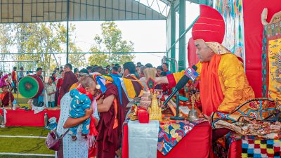 विश्वशान्तिको कामना गर्दै खांदबारीमा आयुअभिषेक पुजा सम्पन्न- (तस्बिरहरु )