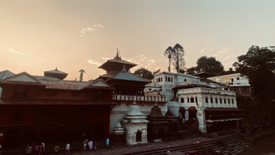 पशुपतिनाथका चारवटै ढोका असार १ गतेदेखि बिहान ४ बजे नै खोलिने