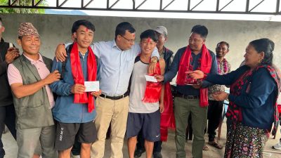 गोरखाको सिमजुङमा दुई दर्जन युवा कांग्रेसमा प्रवेश, कांग्रेस नेता दवाडीले गरे स्वागत