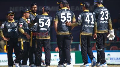 नेपाल प्रिमियर लिगमा टस जितेर बलिङ गर्दै काठमाडौं गुर्खाज