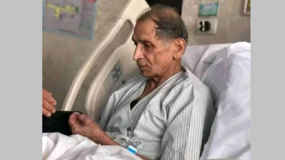 मोहन वैघको आइसियुमा उपचार हुँदै