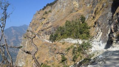 भिरबाट लड्दा दुई जना घाइते