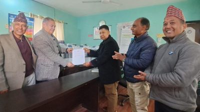 हेल्थ ईन्भाराेमेन्ट एण्ड क्लाईमेट एक्सन फाउन्डेसन द्वारा टाेखा नगरपालिका वडा नं ७ लाई स्वास्थय सामग्री हस्तान्तरण