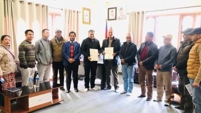 मुल सडकहरुमा स्मार्ट सडकबत्ती जडान गर्न टोखा र विद्युत प्राधिकरणबीच सम्झौता पत्रमा हस्ताक्षर
