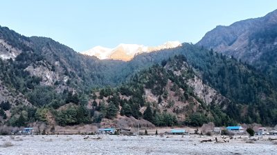 सिर्कुङगाउँ र निलगिरि हिमाल