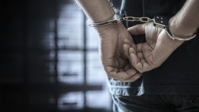 आफ्नै छोरीलाई बलात्कार गरेको आरोपमा बुवा पक्राउ