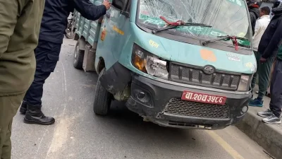 तारकेश्वरमा पानी बोक्ने गाडीको ठक्कर, तीन जना घाइते