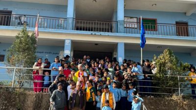 हिमालय हब एडभेन्चर प्रा. लि. द्वारा संस्कृत मा.वि. र सरस्वती प्रा बि मा शैक्षिक सामग्री वितरण