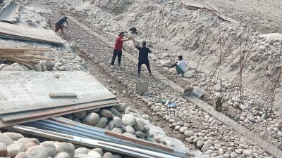 उर्जामन्त्रीको पहलमा संखुवासभाको मनकामना धाम संरक्षणका लागि बाँध निर्माण