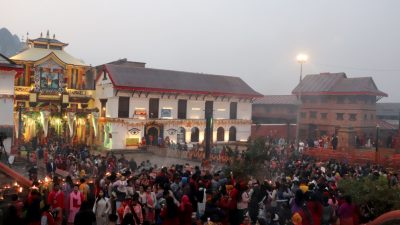 पशुपतिनाथमा भक्तजनको भिड (फोटो फिचर)