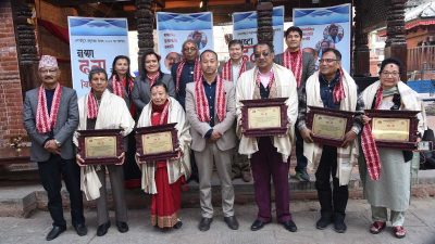 साहित्यमार्फत मातृभाषाको संरक्षण, सम्बर्धन र प्रवर्धनमा टेवा पुर्‍याउने स्रष्टालाई वडा २२ बाट सम्मान