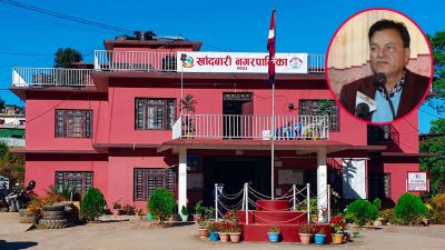 खाँदबारीका मेयरलाई मदिरा सेवन गरि वडाध्यक्षद्धारा कार्यकक्षामै दुर्ब्यवहार