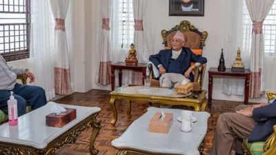 राजावादी सक्रिय बनेपछि तीनतिर फर्किएका ओली, देउवा र प्रचण्डबीच गम्भीर छलफल