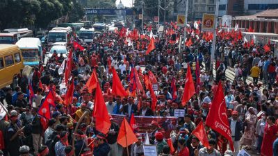 आज गणतन्त्रवादी र राजावादीहरूको छुट्टाछुट्टै प्रदर्शन