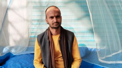 शैक्षिक सुधारकाे माग गर्दै वडाध्यक्ष धर्नामा