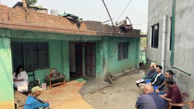 बालेनले भेटे तीनकुने घटनामा जलाइएका पत्रकार रजकका परिवारलाई