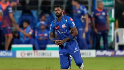 गुजरातविरुद्धको थ्रिलर खेलमा मुम्बईका कप्तान हार्दिक पान्ड्यालाई २४ लाख जरिवाना