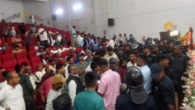 एमाले धनुषाको अधिवेशन तनावग्रस्त, बाक्लो संख्यामा प्रहरी परिचालन