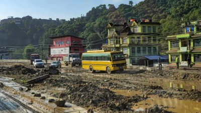 हिलो, धुलो र जाम: साँगा-धुलिखेल ६ लेन विस्तारको ढिलाइमा सर्वसाधरण…