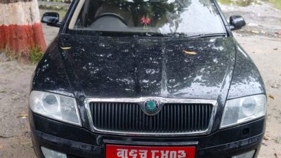 सिकार खेल्न जंगल छिरेकाहरू कार र बन्दूक छाडेर फरार