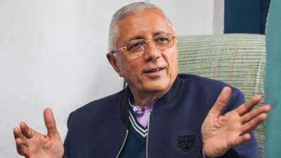 शेखरले आफूनिकट जिल्ला सभापतिसँग छलफल गरेका छन्