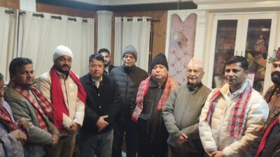 एकैदिन दुई पूर्वमन्त्री, वीरगञ्जका मेयरसँगै १४ जना वडाध्यक्षहरु एमालेमा प्रवेश