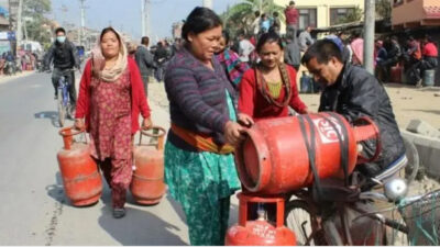 अबदेखि आधा सिलिन्डर मात्रै ग्यास वितरण हुने