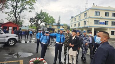 गृहमन्त्रीले गरे प्रहरी र सशस्त्र प्रहरी कार्यालयको निरीक्षण