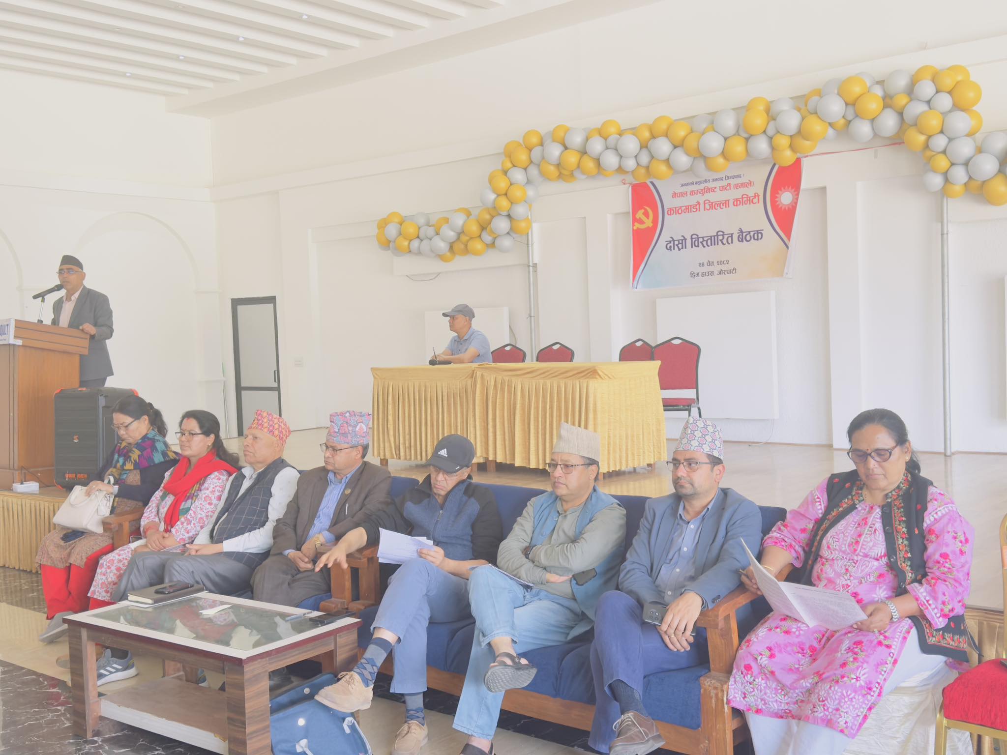 एमाले काठमाडौंको निष्कर्ष :  अब ओलीले नेतृत्व छाड्नुपर्छ