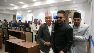 प्रधानमन्त्री बालेनले गरे हर्कलाई अंकमाल