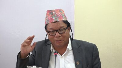 ट्राफिक जरिवानाबारे अभिव्यक्तिले विवादमा तानिएपछि महावीर पुनले मागे माफी
