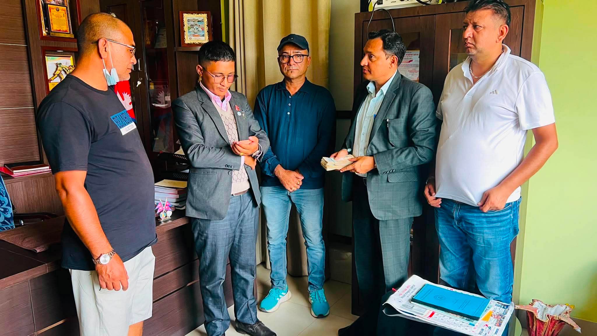 अनुशासन उल्लङ्घन गरेको भन्दै चार महिनामा ११ हजार सरकारी कर्मचारी कारबाहीमा